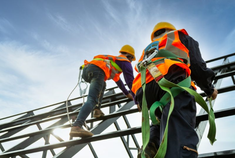 Safety body construction, Working at height equipment. Fall arrestor device for worker with hooks for safety body harness on the roof structure